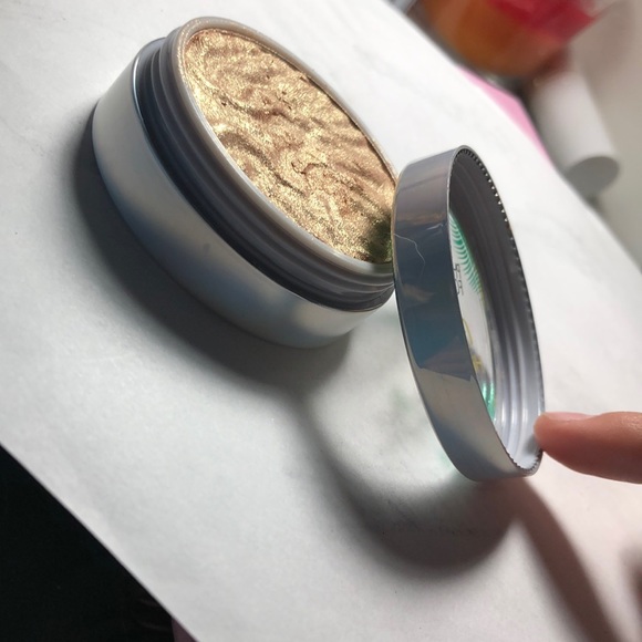 Butter Highlighter - Picture 2 of 4